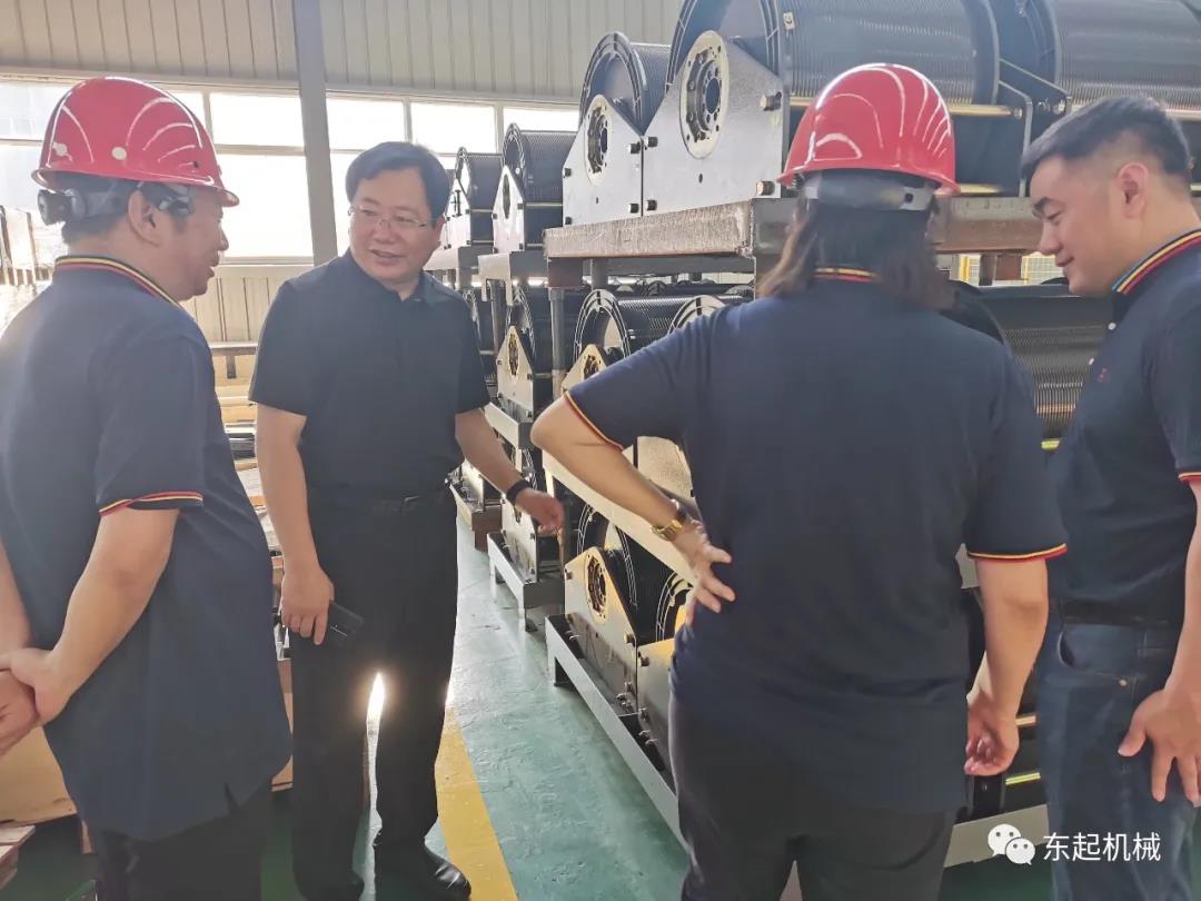 市產(chǎn)業(yè)集聚區(qū)黨委副書記、管委會主任宋太俊一行蒞臨東起集團(tuán)考察調(diào)研